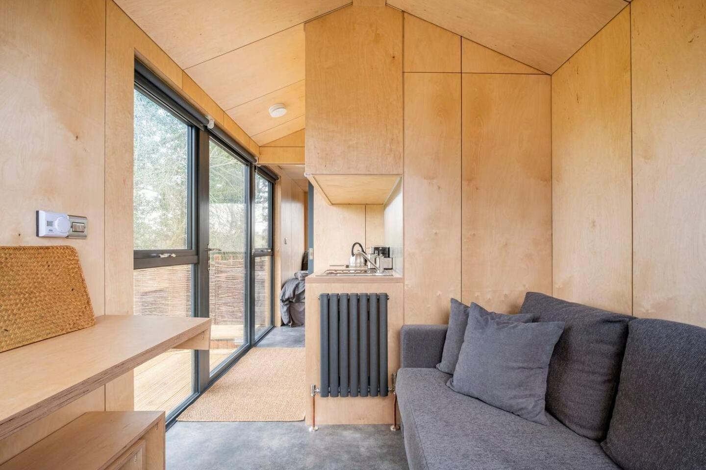 Beautiful Cabins In Herefordshire Countryside Екстериор снимка