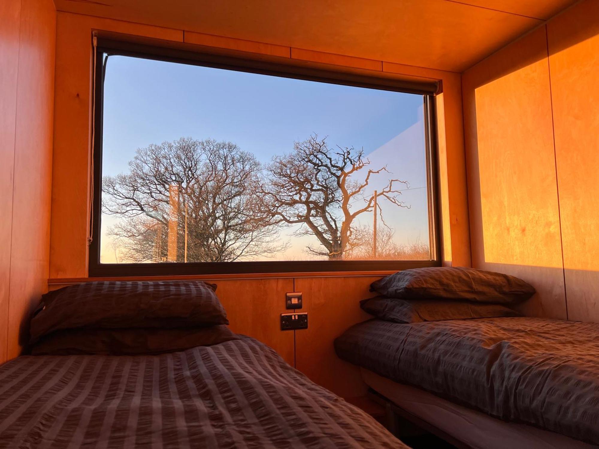 Beautiful Cabins In Herefordshire Countryside Екстериор снимка