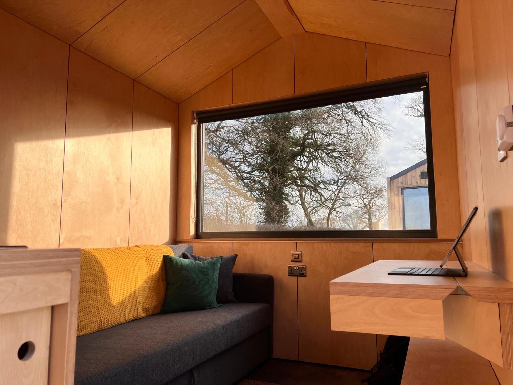 Beautiful Cabins In Herefordshire Countryside Екстериор снимка
